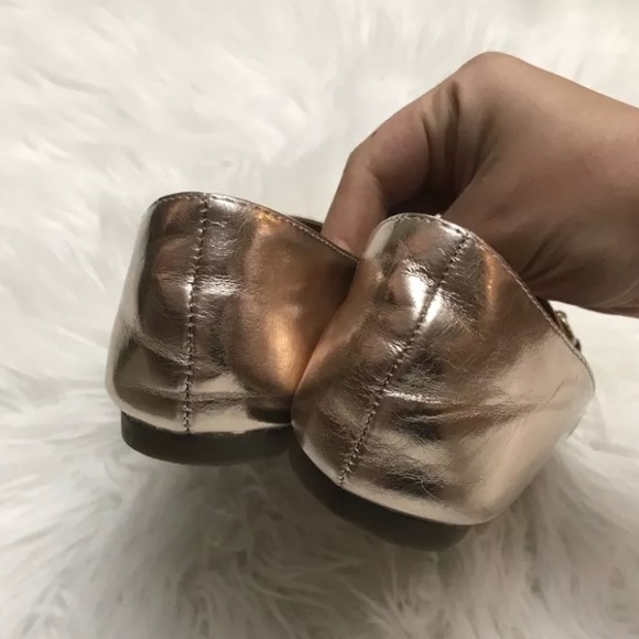 Report Women's Rose Gold Metallic Pointy Flats - Picture 4 of 6